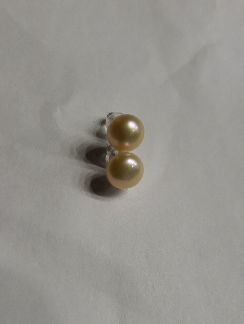 NWOT Gold/Off White Pearl Stud Earrings - Classic Women Jewelry - Picture 4 of 5